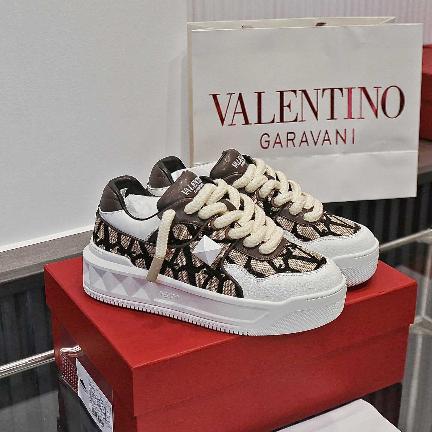 Valenti Garavani One Stud Jacquard Sneakers - EUR FASHION