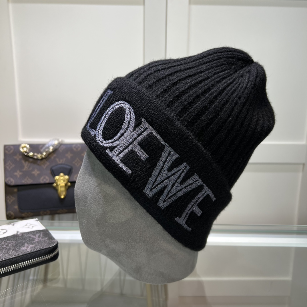 Loewe Beanie In Wool - EUR FASHION