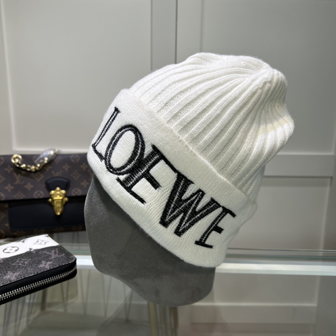 Loewe Beanie In Wool - EUR FASHION