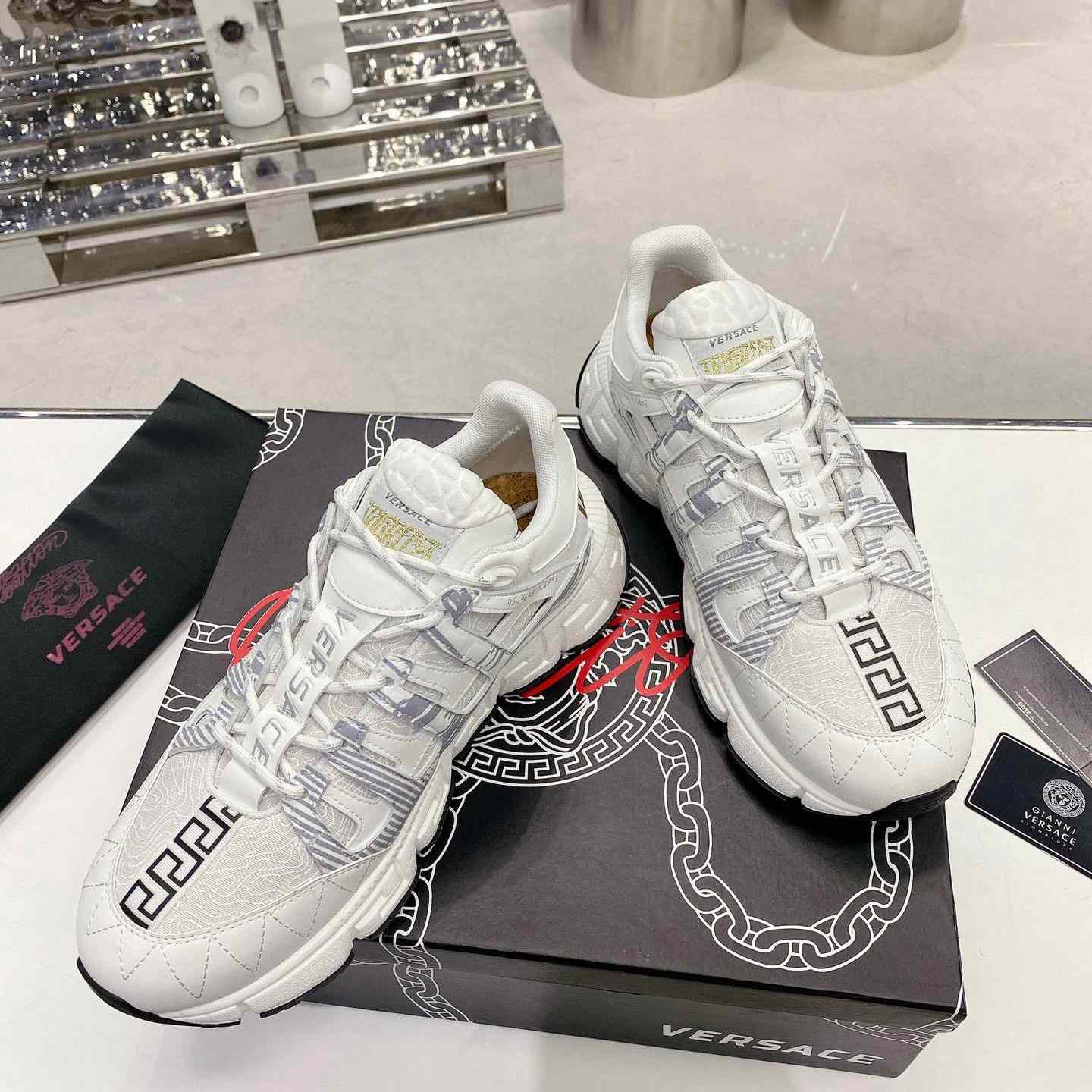 Versace Trigreca Sneakers - EUR FASHION