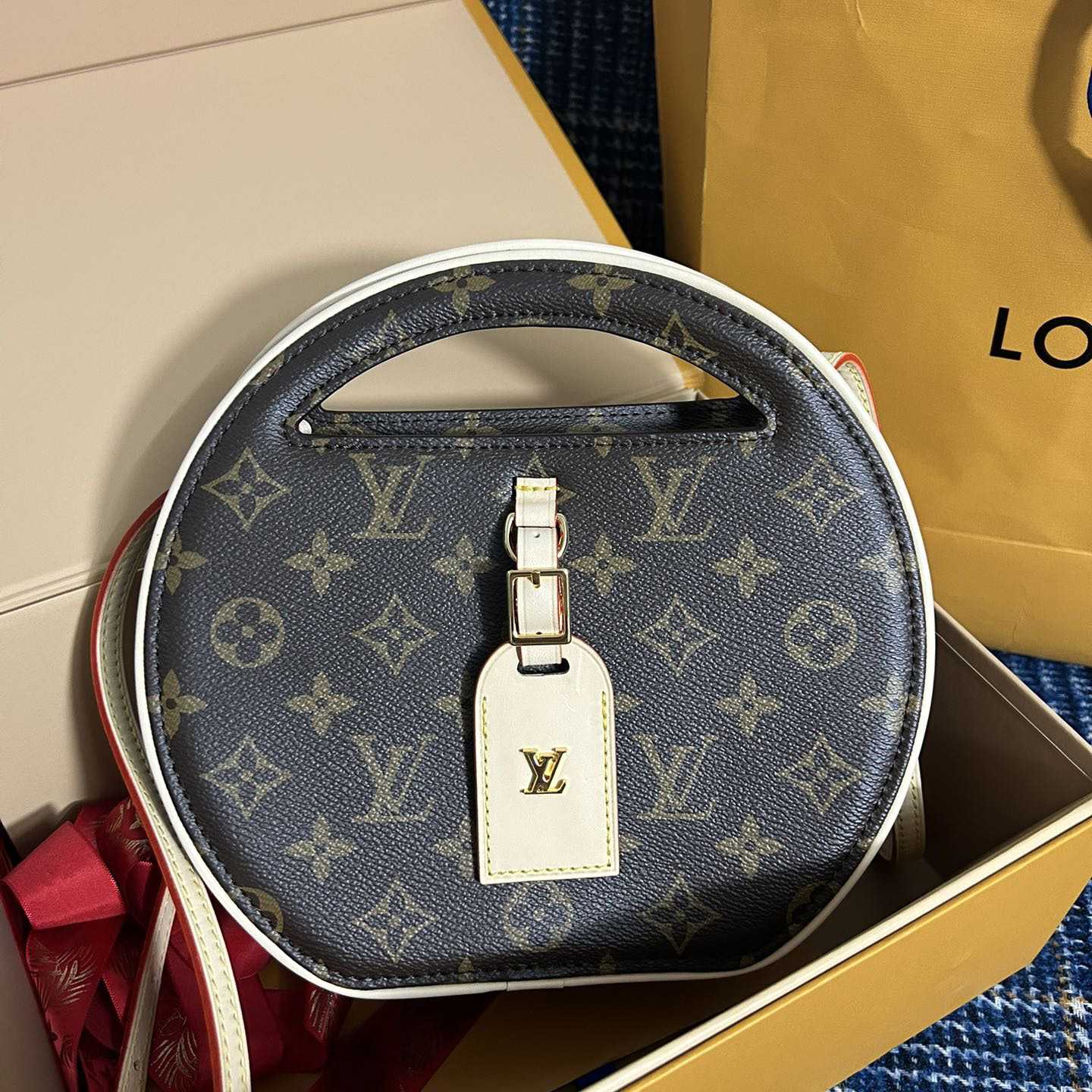 Louis Vuitton Around Me PM    M47117 - EUR FASHION