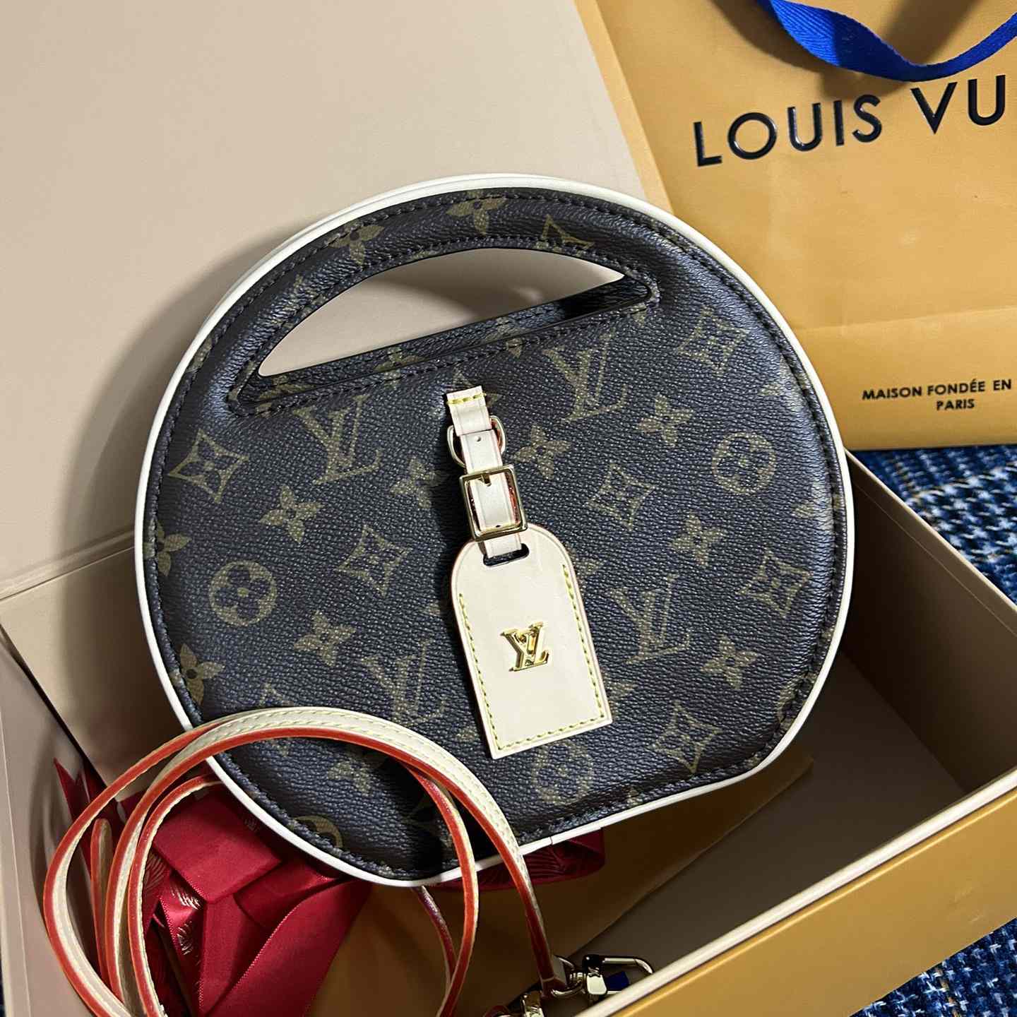 Louis Vuitton Around Me PM    M47117 - EUR FASHION