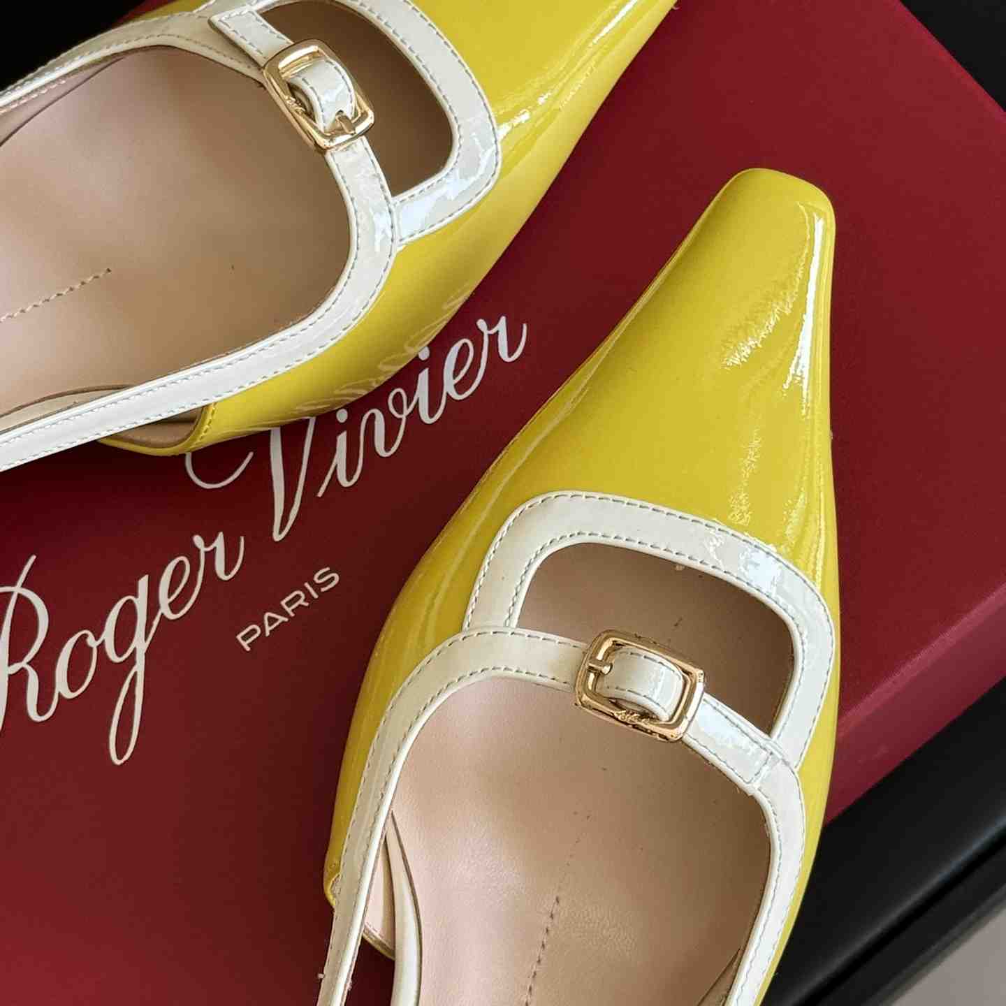 Roger Vivier Viv’ Canard Slingback Pumps in Patent Leather - EUR FASHION