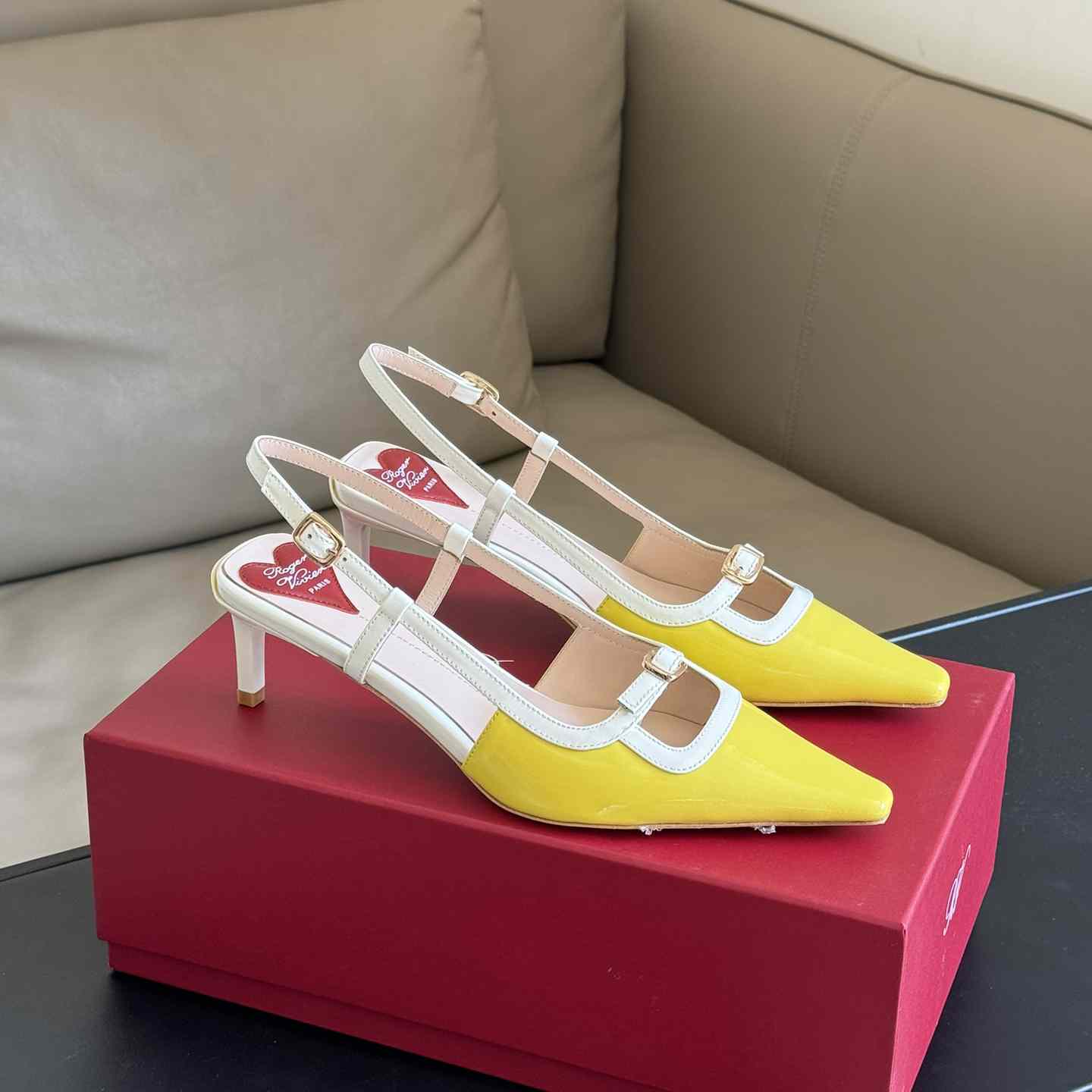 Roger Vivier Viv’ Canard Slingback Pumps in Patent Leather - EUR FASHION