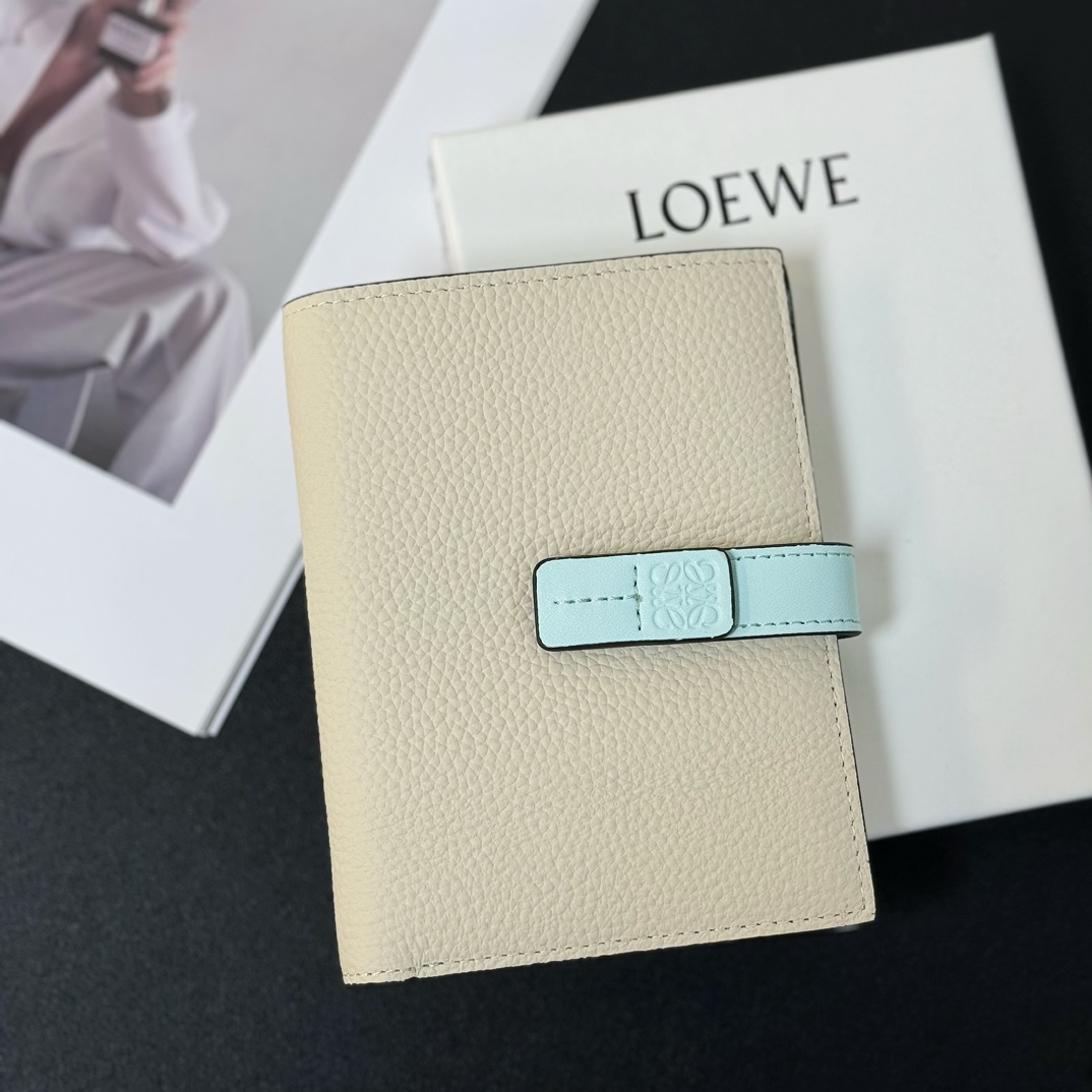 Loewe Medium Vertical Grained-Leather Wallet(14×11cm) - EUR FASHION