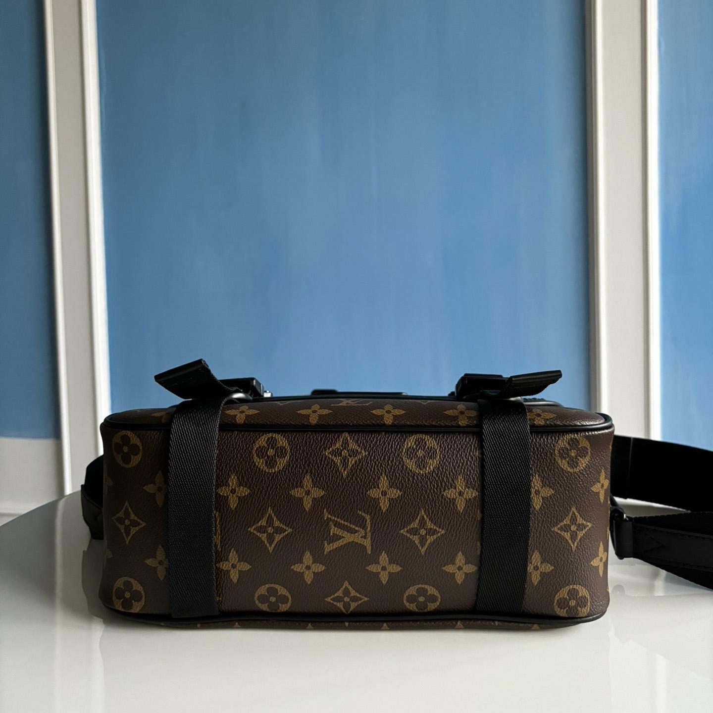 Louis Vuitton LV Trail Messenger          M46972 - EUR FASHION