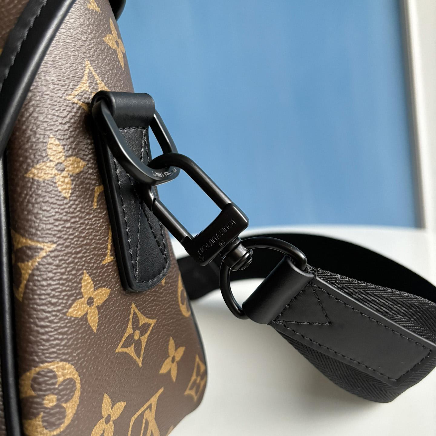 Louis Vuitton LV Trail Messenger          M46972 - EUR FASHION