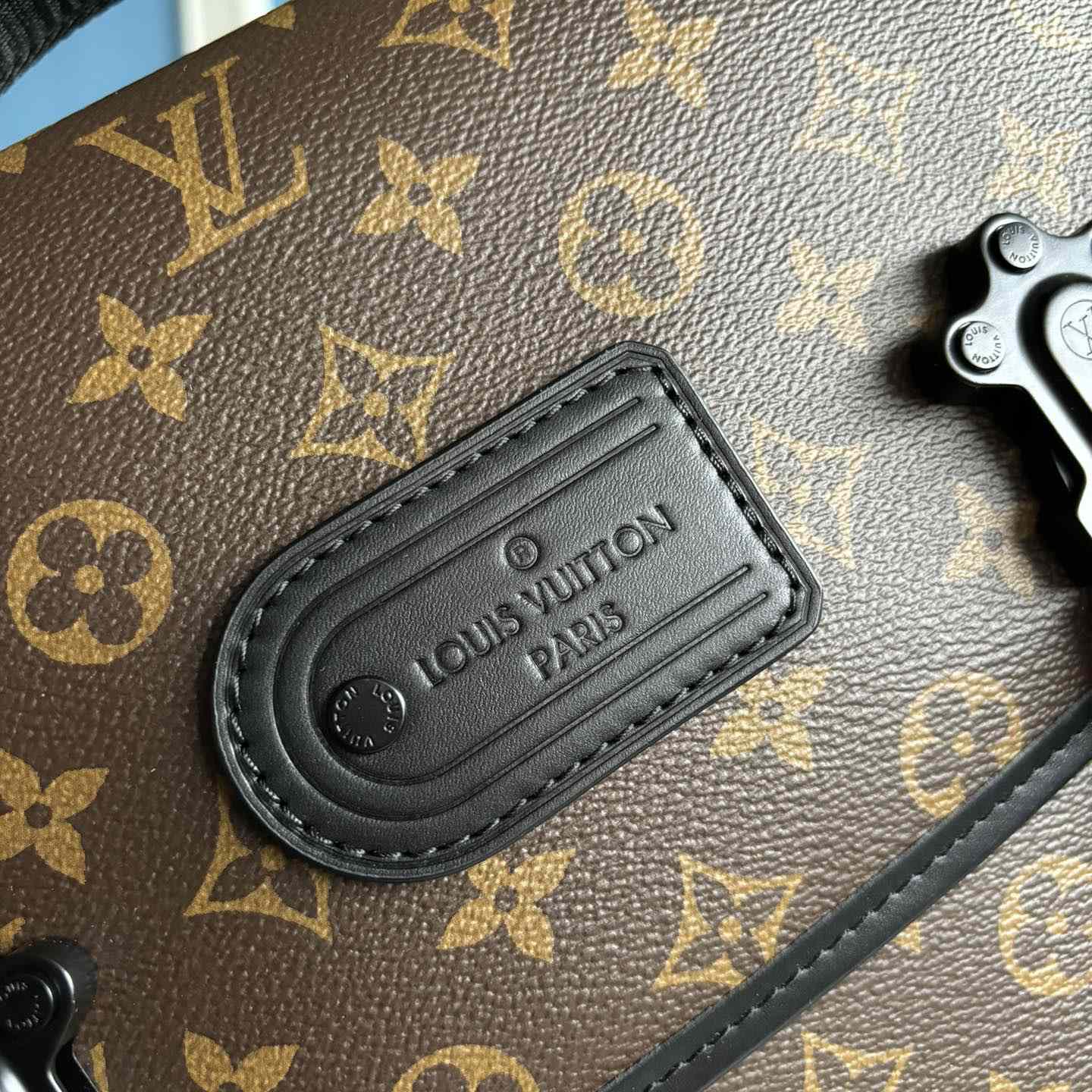 Louis Vuitton LV Trail Messenger          M46972 - EUR FASHION