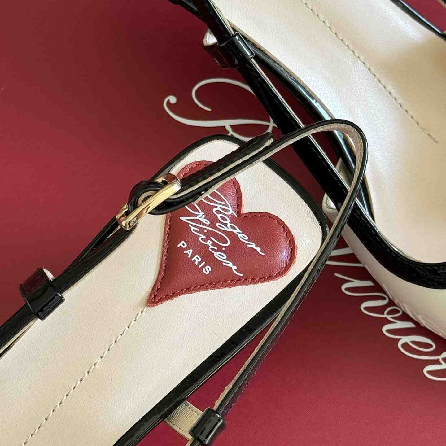 Roger Vivier Viv’ Canard Slingback Pumps in Patent Leather - EUR FASHION