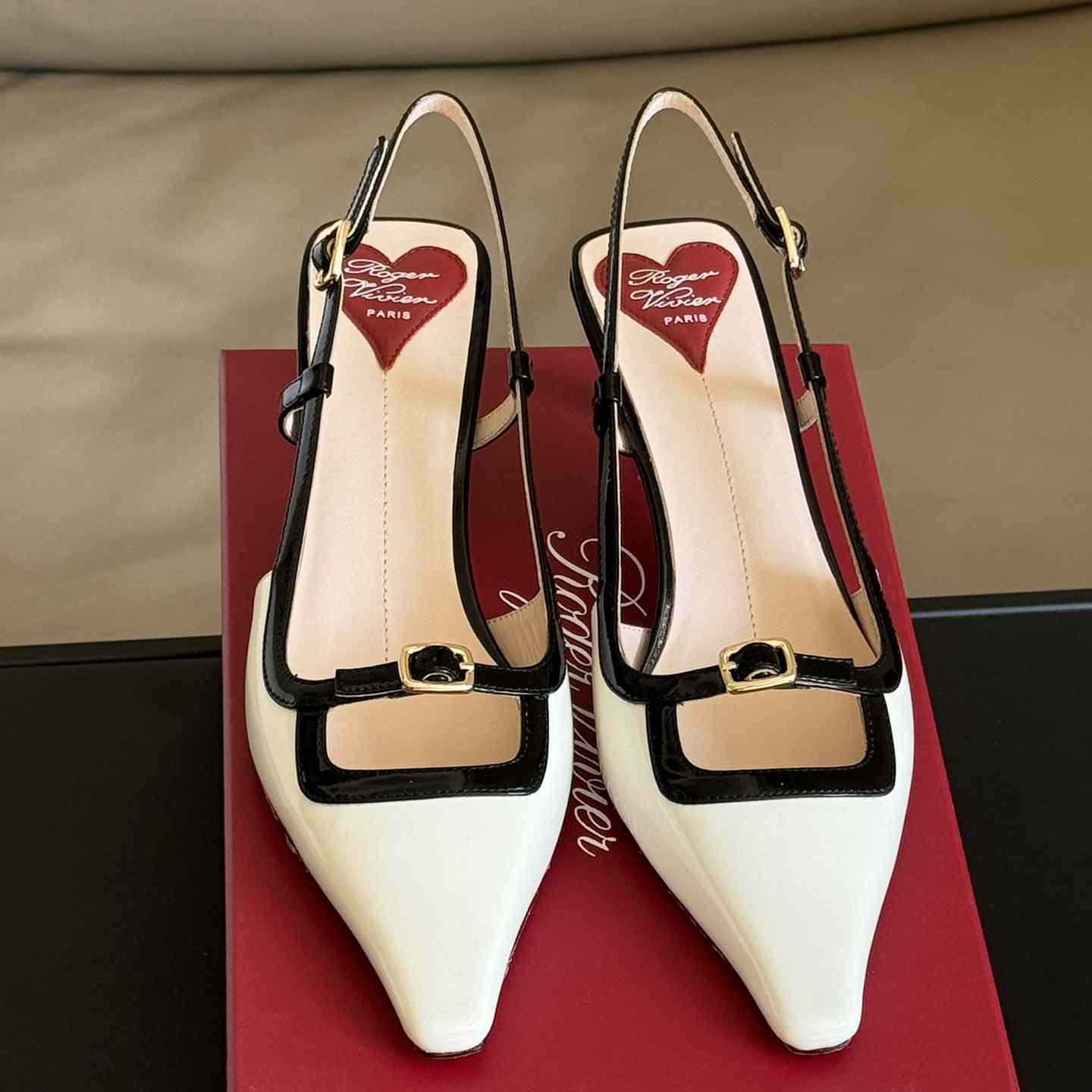 Roger Vivier Viv’ Canard Slingback Pumps in Patent Leather - EUR FASHION