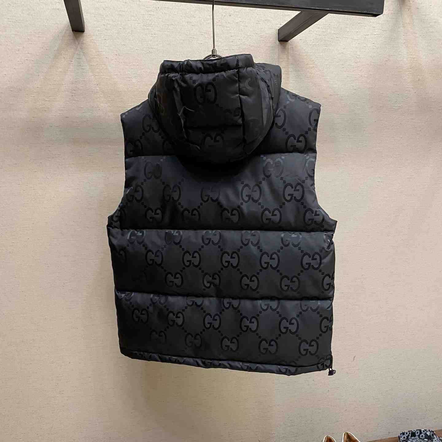 Gucci Jumbo GG Canvas Down Vest  - EUR FASHION