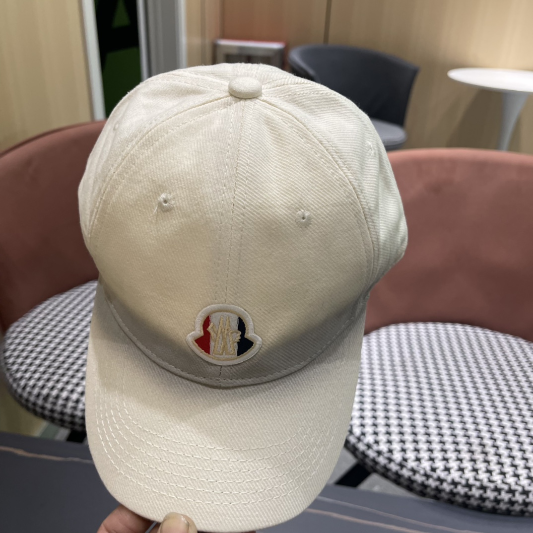 Moncler Cap - EUR FASHION