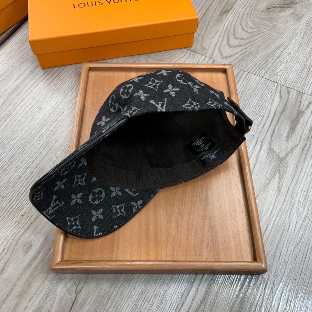 Louis Vuitton Monogram Cap - EUR FASHION