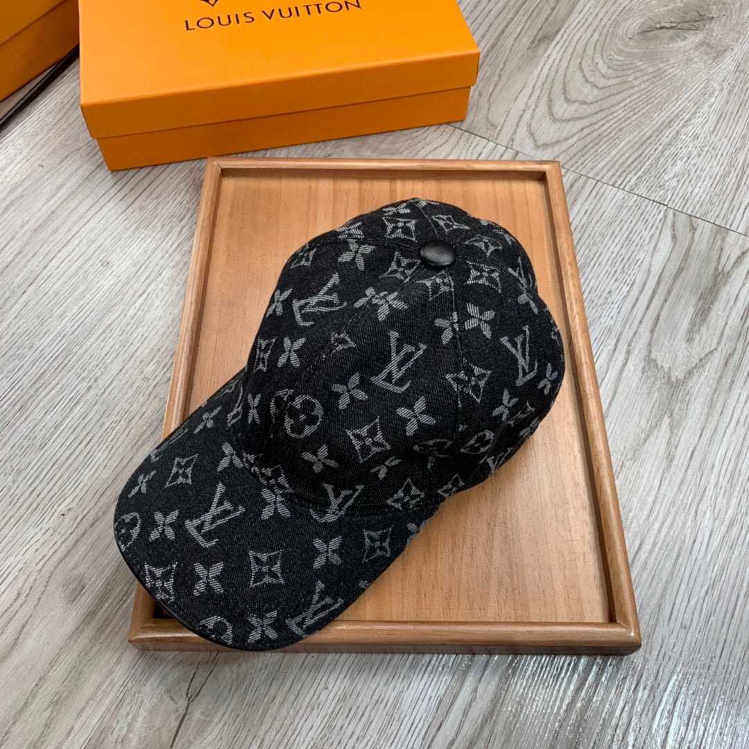 Louis Vuitton Monogram Cap - EUR FASHION