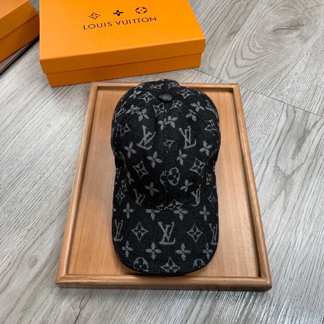 Louis Vuitton Monogram Cap - EUR FASHION