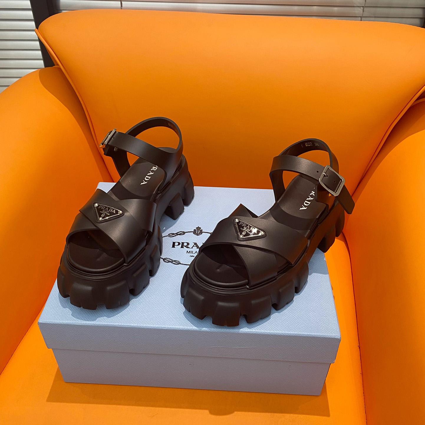 Prada Monolith Rubber Sandals - EUR FASHION