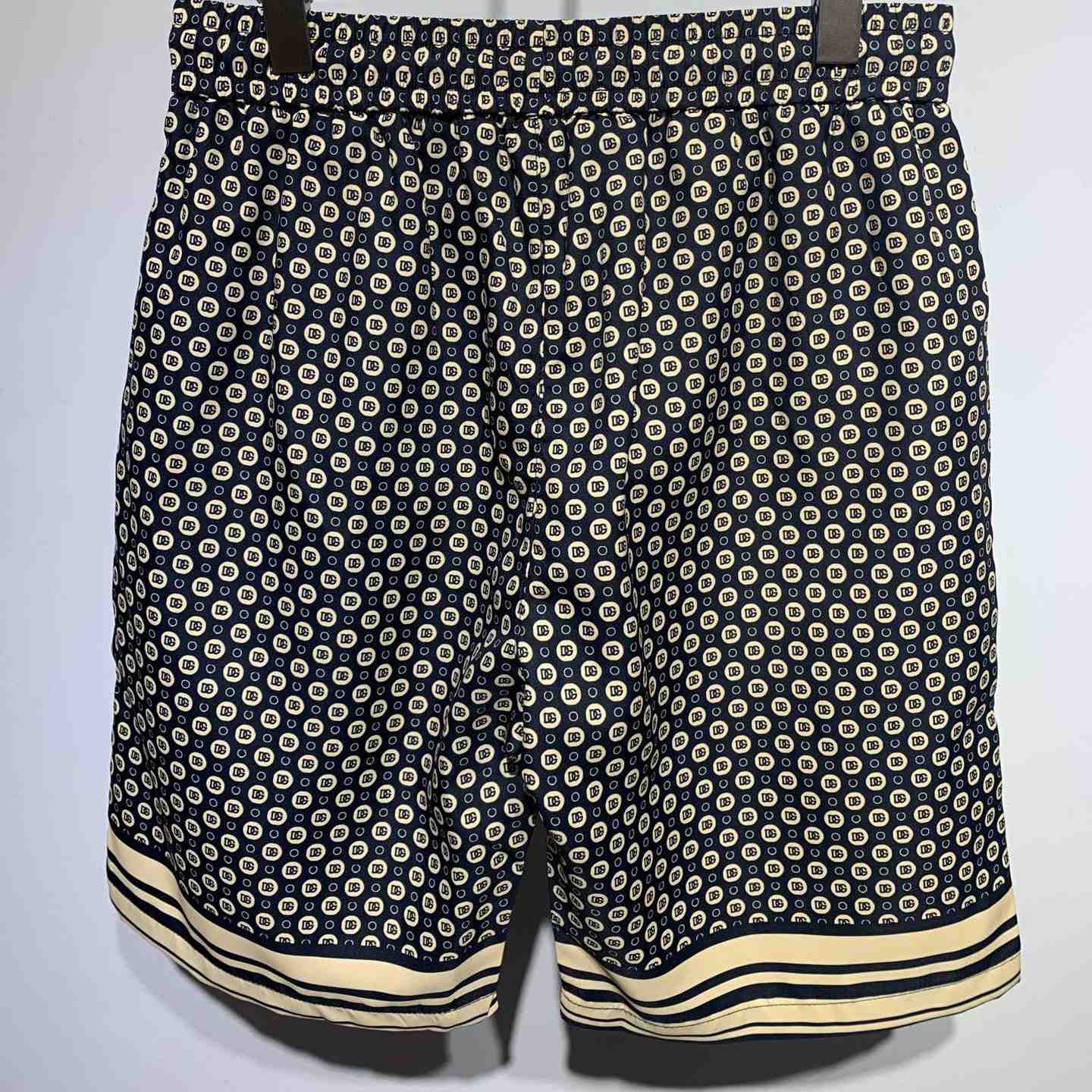 Dolce & Gabbana Silk Twill Jogging Shorts With DG Logo Print - EUR FASHION