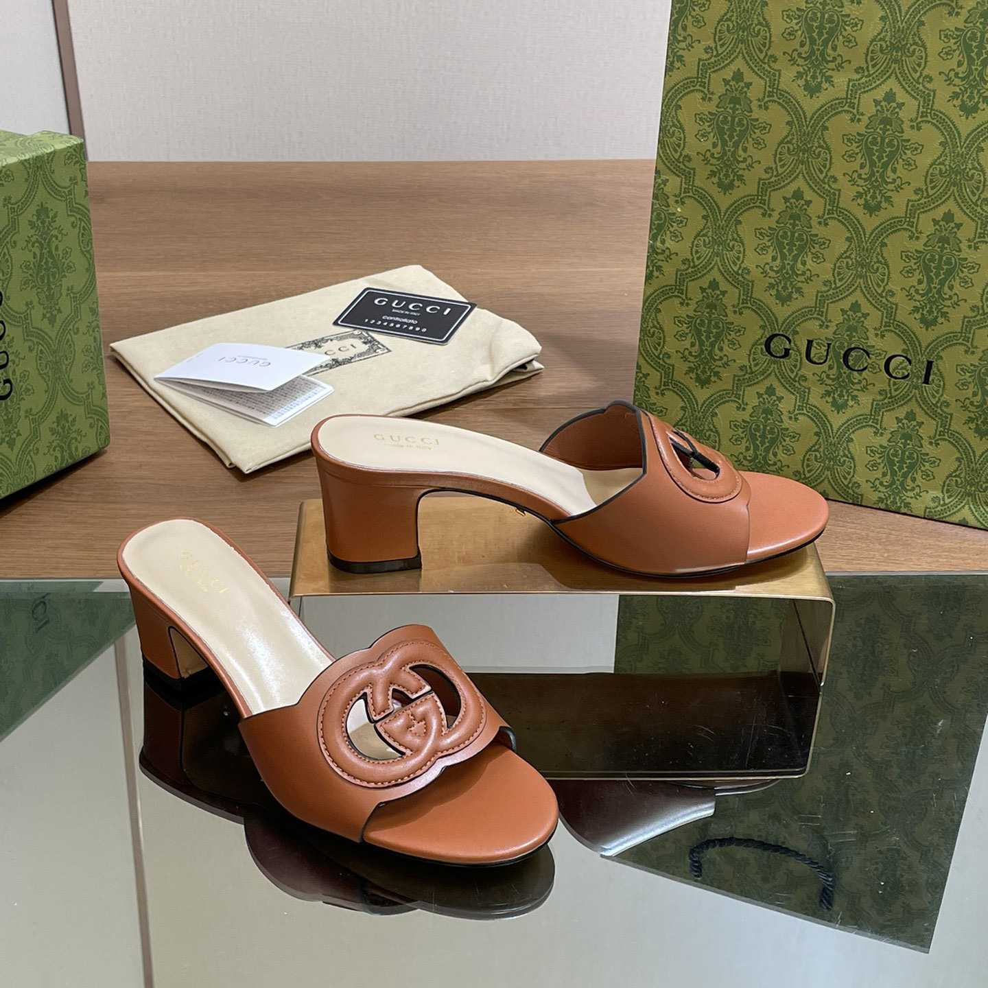 Gucci Women's Interlocking G Slide Sandal  - EUR FASHION