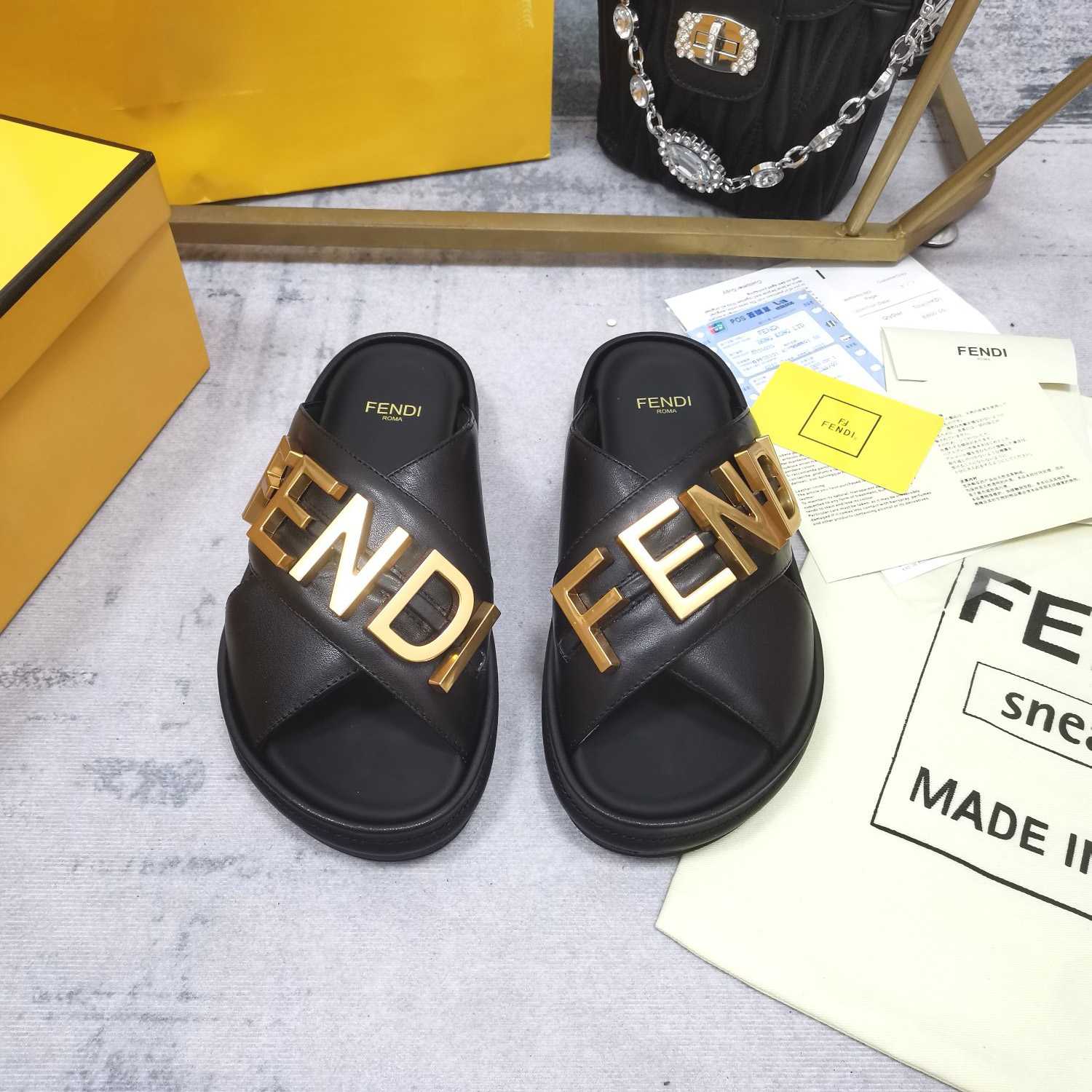 Fendi Slides - EUR FASHION