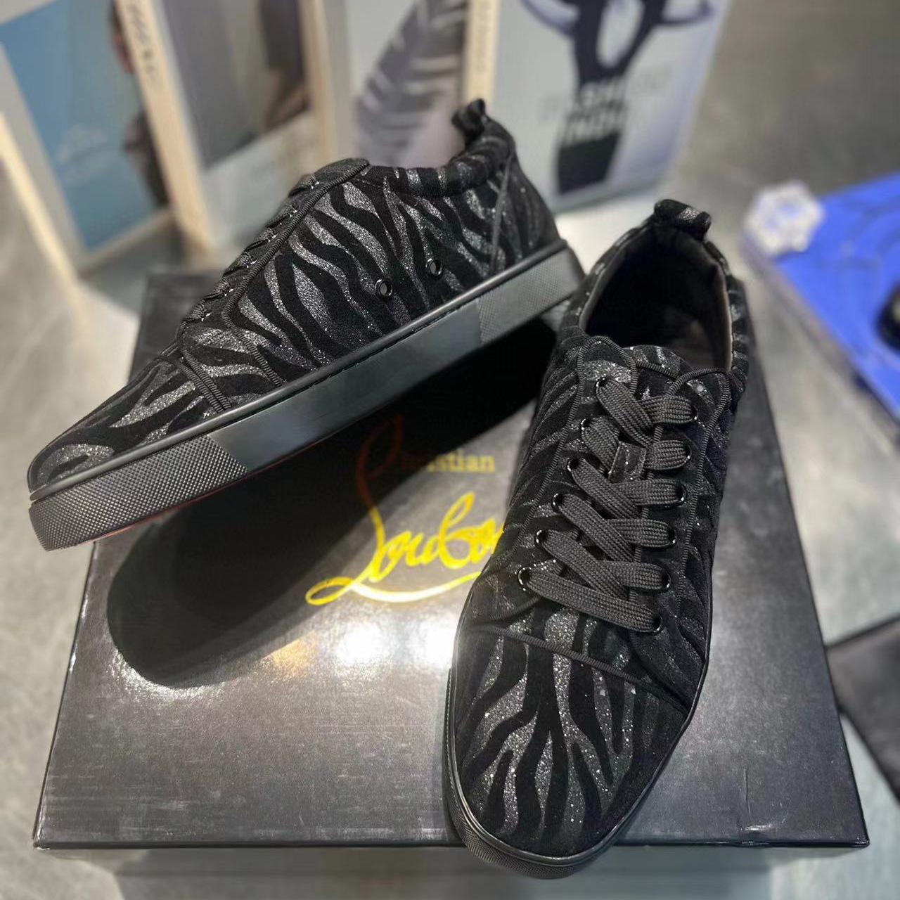 Christian Louboutin Louis Junior Velvet Sneaker In Black - EUR FASHION