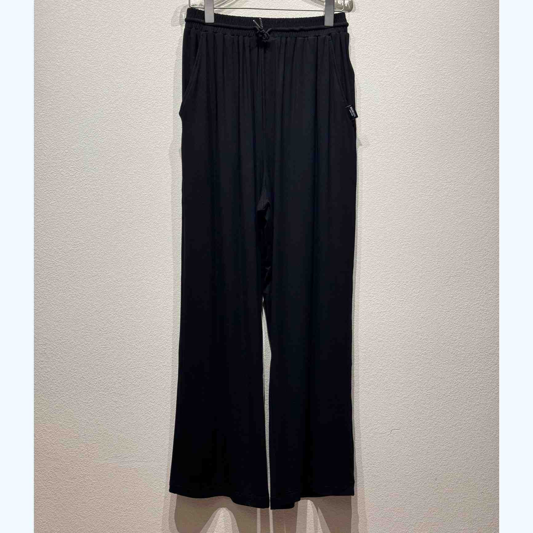 Balenciaga Pants In Black - EUR FASHION