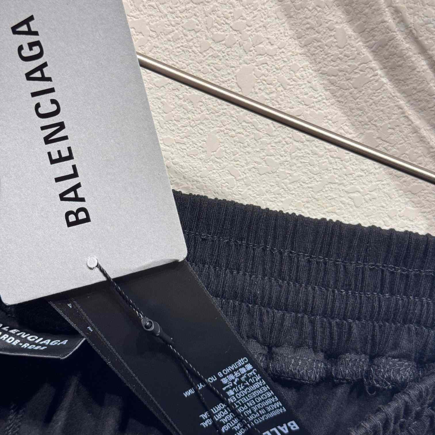 Balenciaga Pants In Black - EUR FASHION