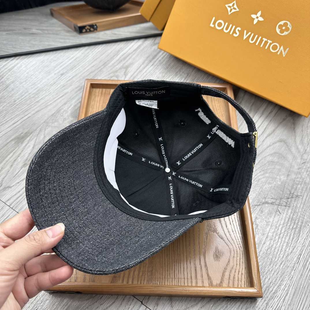 Louis Vuitton Cap - EUR FASHION