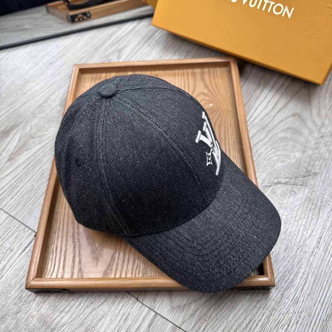 Louis Vuitton Cap - EUR FASHION