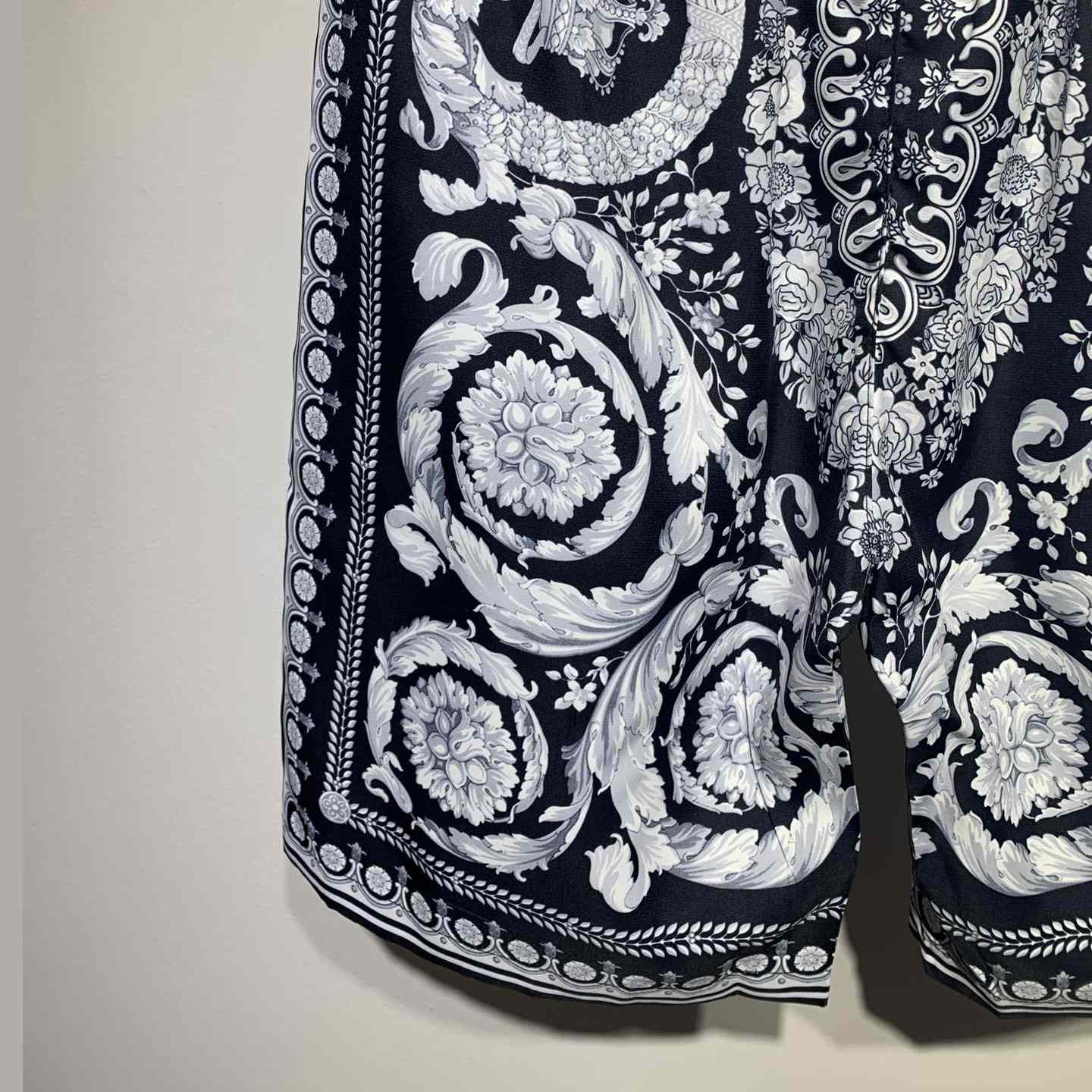 Versace Barocco Print Silk Shorts - EUR FASHION