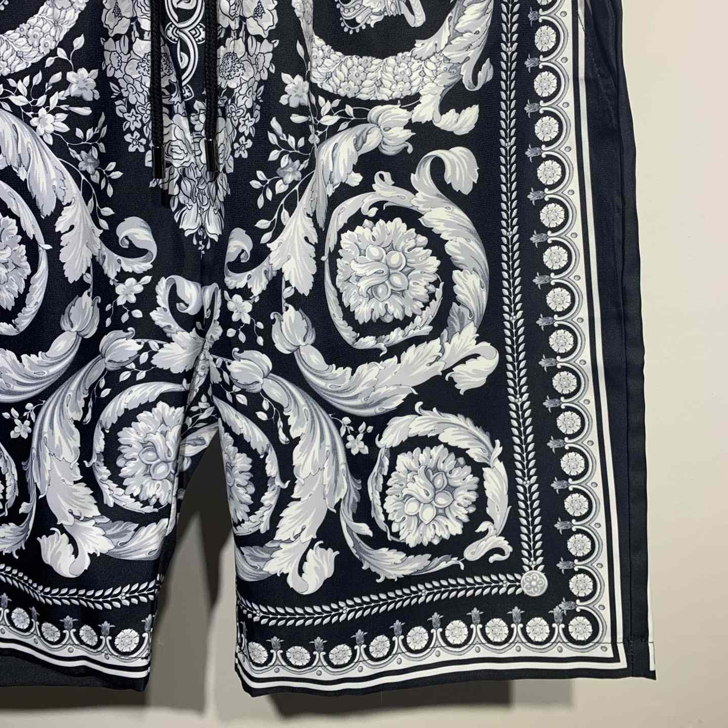 Versace Barocco Print Silk Shorts - EUR FASHION