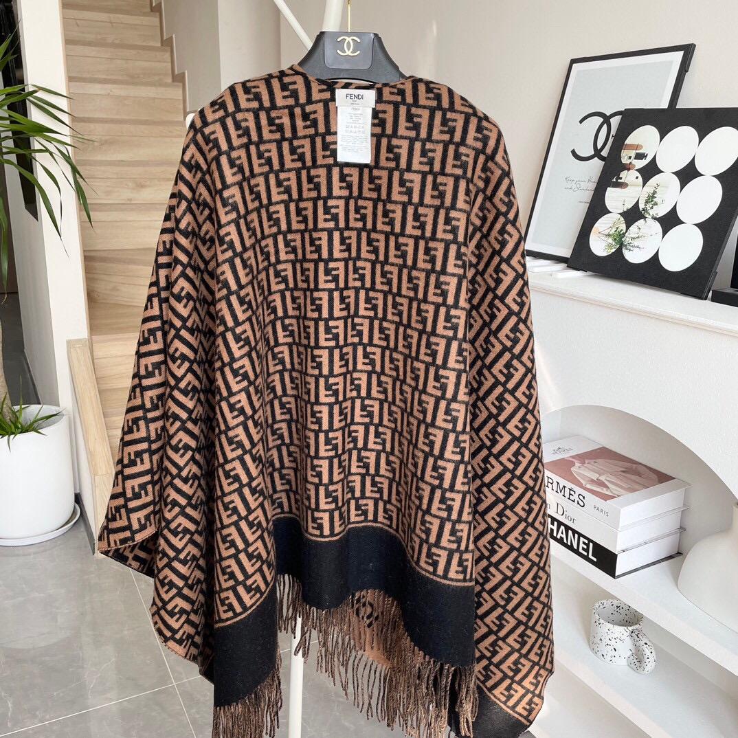 Fendi Poncho - EUR FASHION