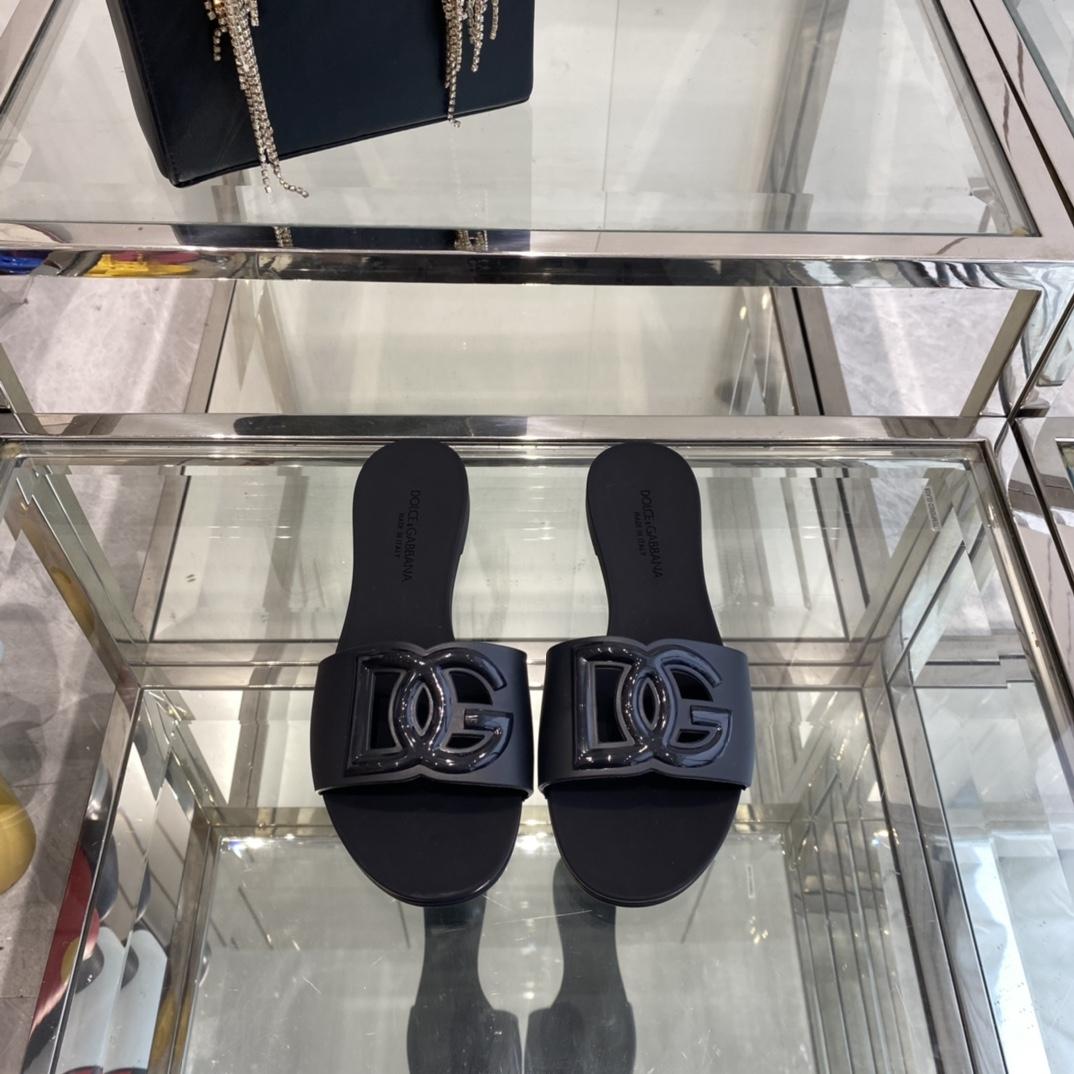 Dolce & Gabbana Rubber Beachwear Sliders - EUR FASHION