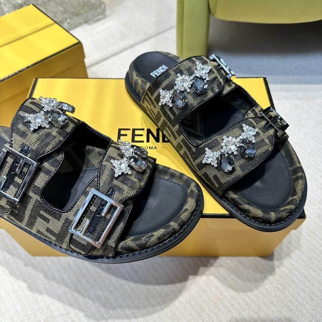 Fendi Feel Brown Fabric Slides - EUR FASHION