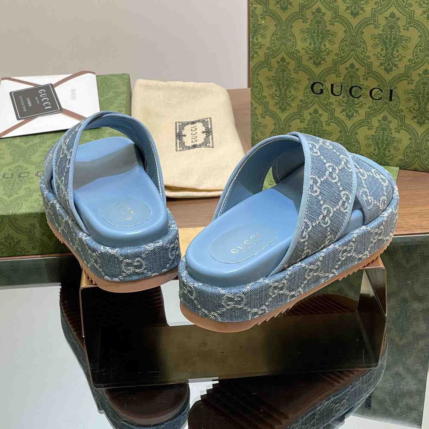 Gucci Women's GG Platform Slide Sandal - EUR FASHION