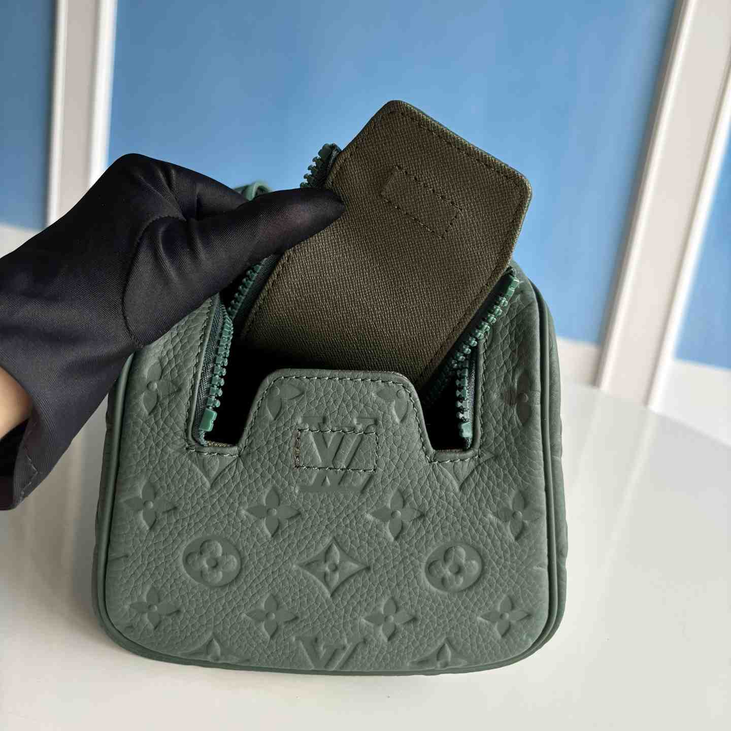 Louis Vuitton Dopp Kit    M24442 - EUR FASHION