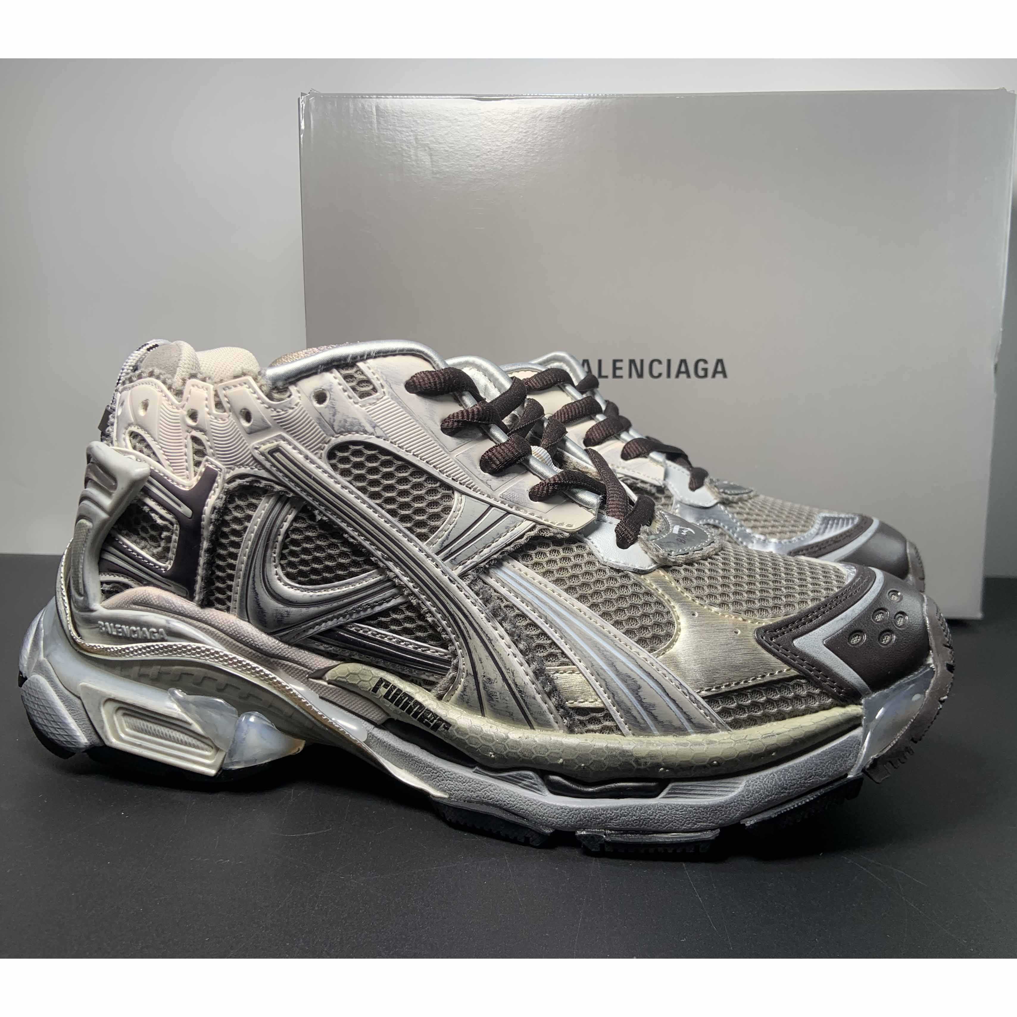 Balenciaga Runner Sneaker  - EUR FASHION