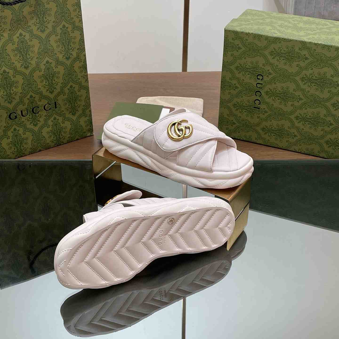 Gucci Women's Double G Slide Sandal - EUR FASHION