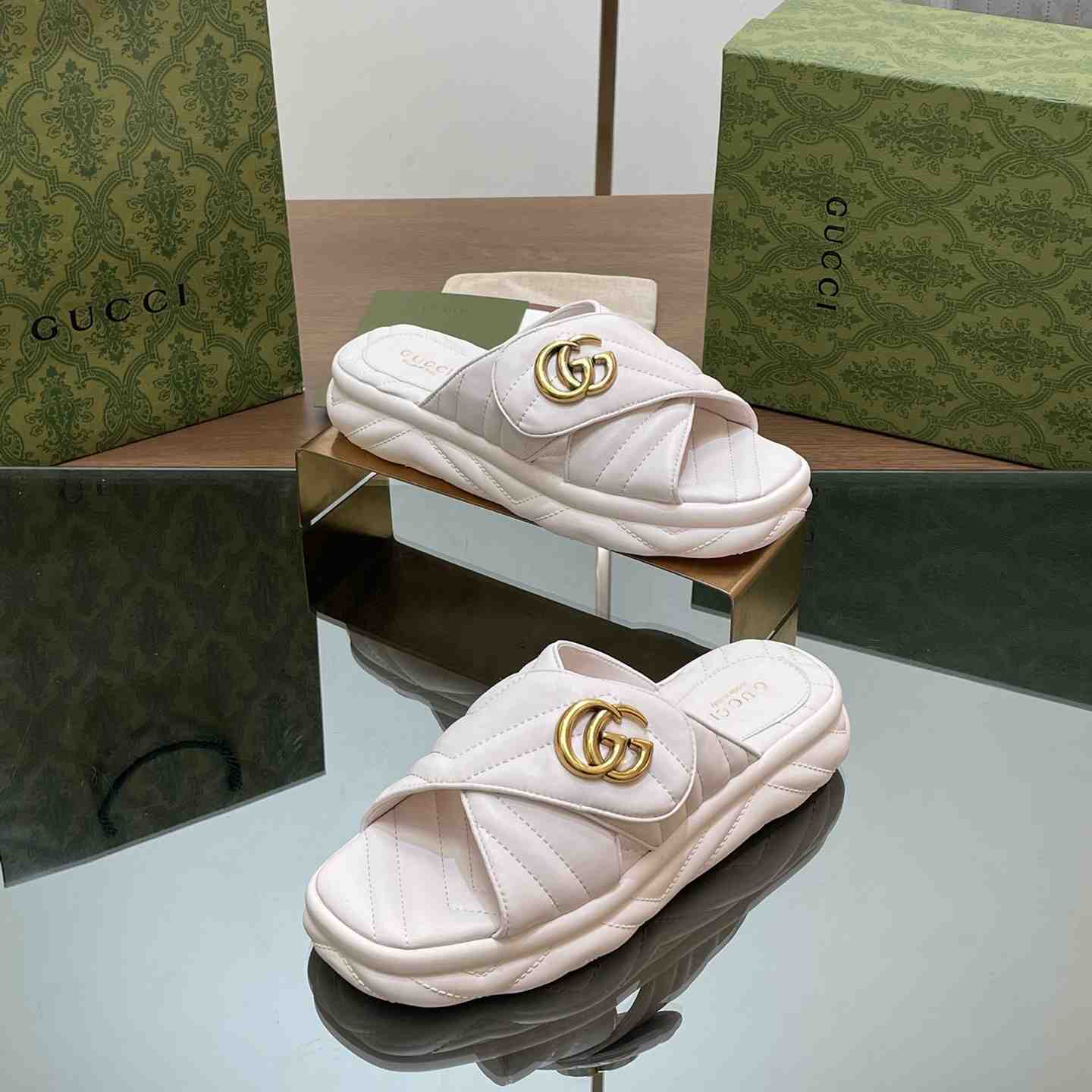 Gucci Women's Double G Slide Sandal - EUR FASHION