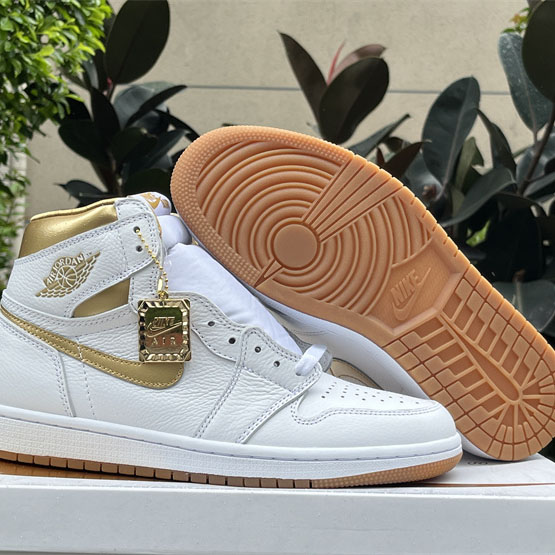 Air Jordan 1 High OG WMNS “Latte Sneaker    FD2596-021  - EUR FASHION