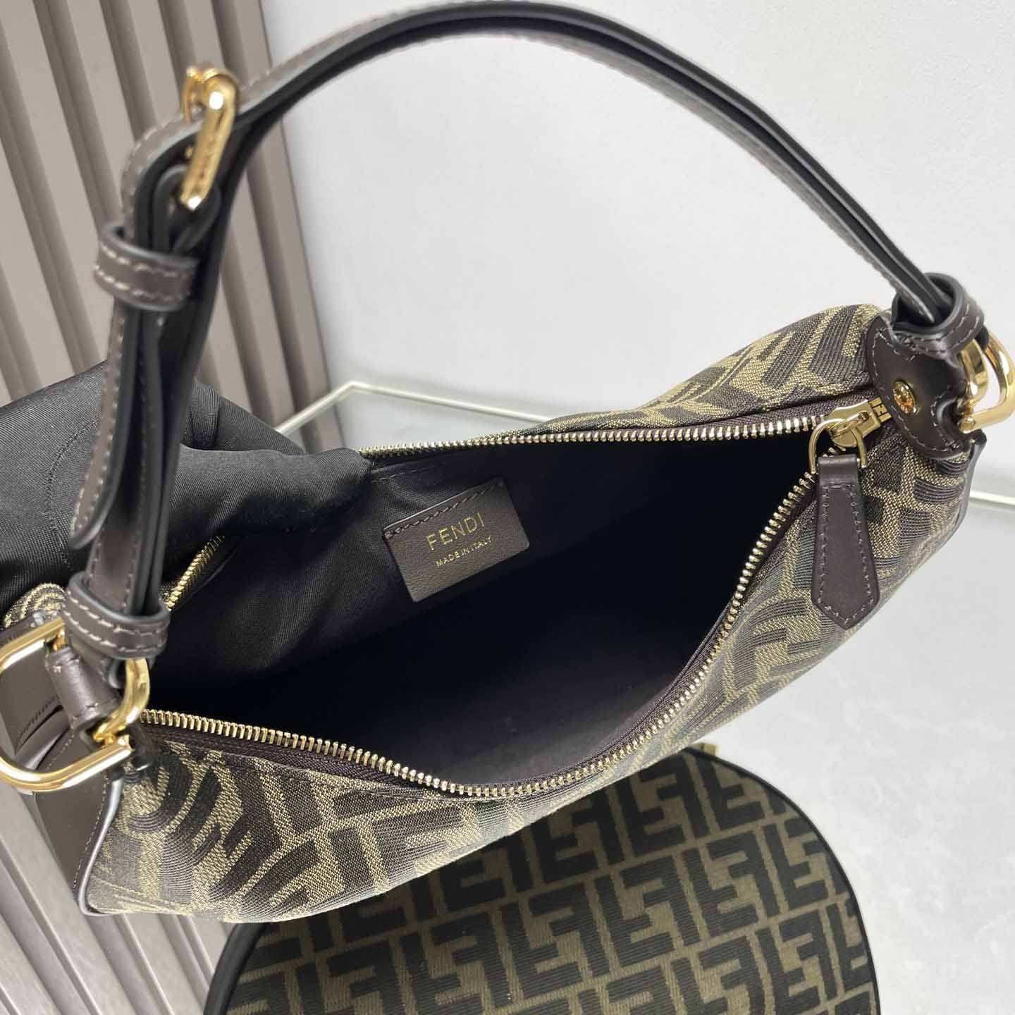 Fendi Fendigraphy Hobo Bag （29-24.5-10cm） - EUR FASHION