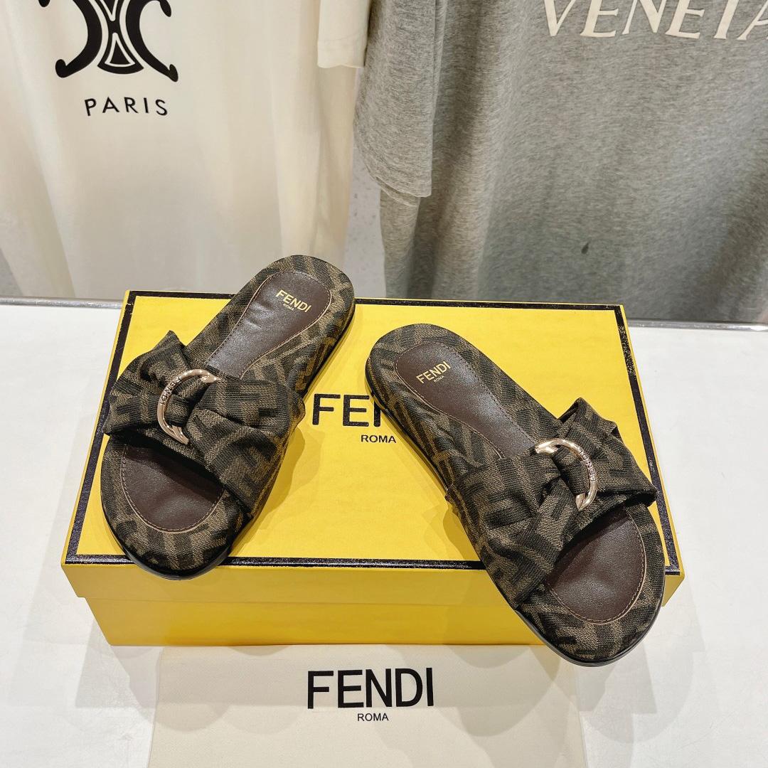 Fendi Feel Brown FF Jacquard Slides - EUR FASHION