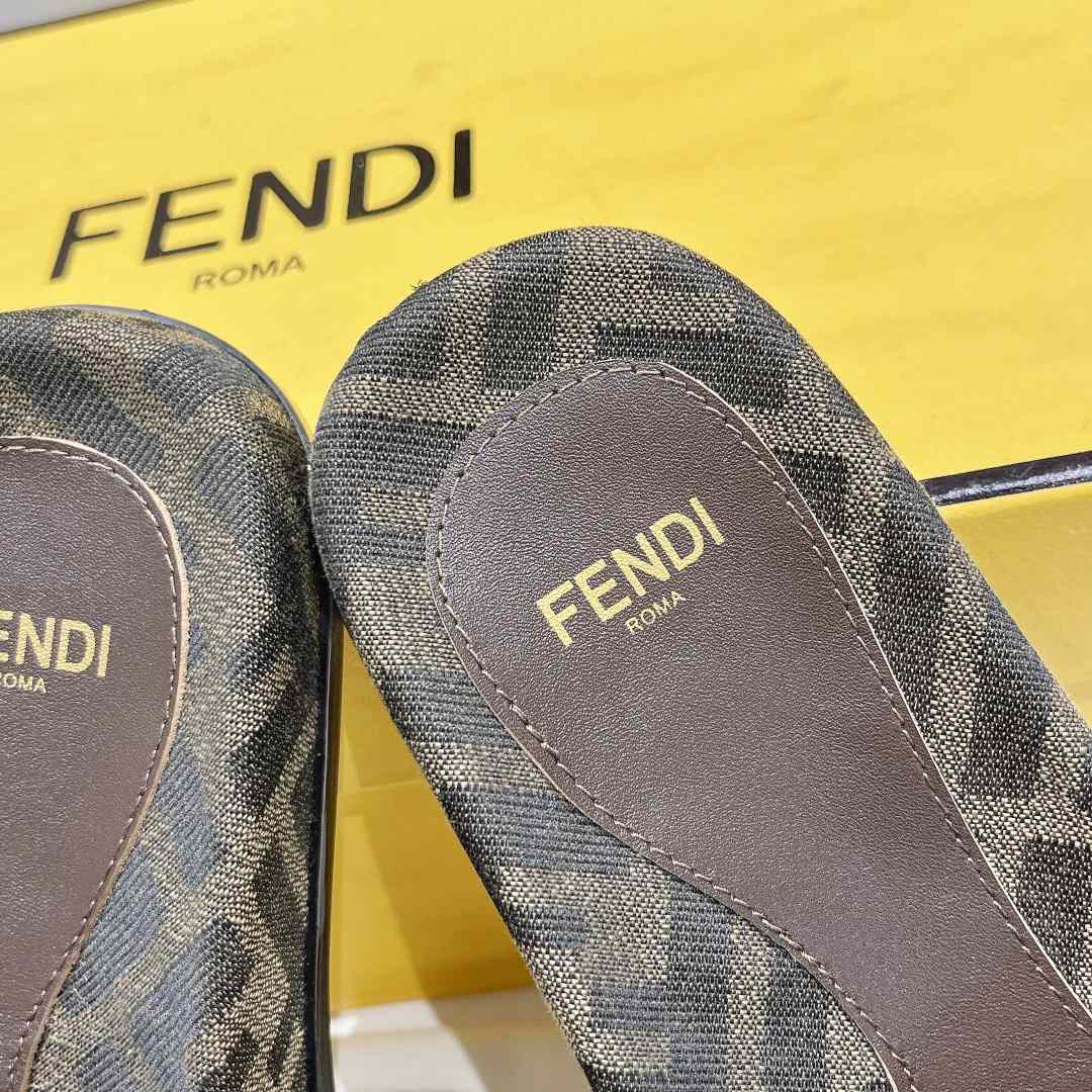 Fendi Feel Brown FF Jacquard Slides - EUR FASHION