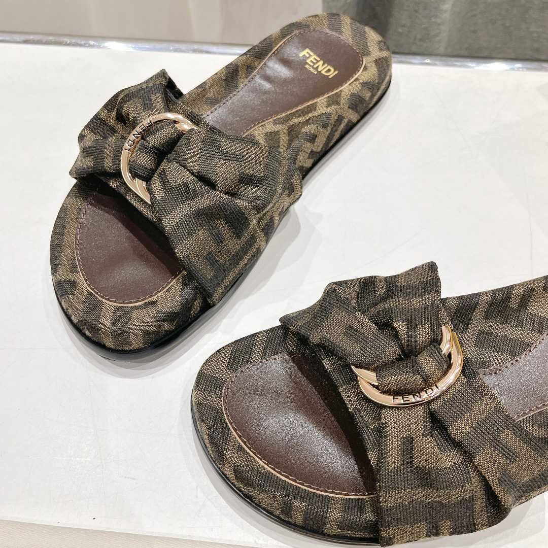 Fendi Feel Brown FF Jacquard Slides - EUR FASHION