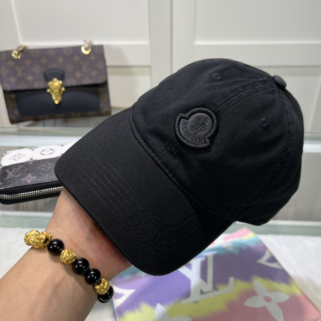 Moncler Cap  - EUR FASHION