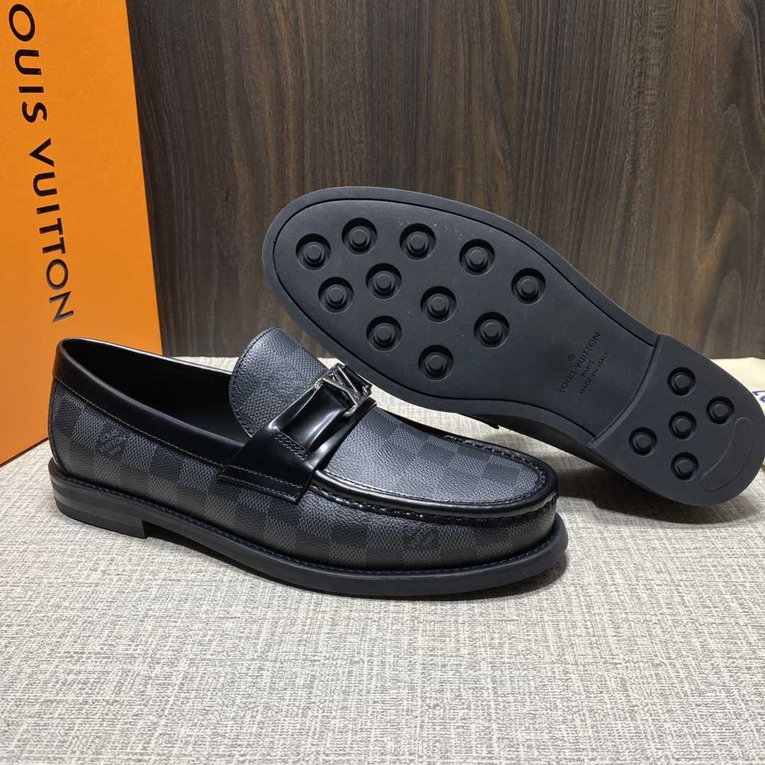 Louis Vuitton Hockenheim Moccasin - EUR FASHION