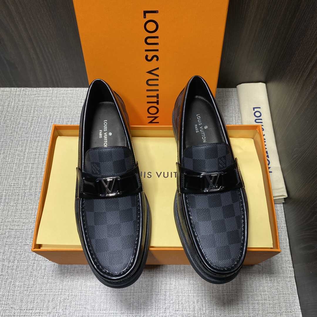 Louis Vuitton Hockenheim Moccasin - EUR FASHION