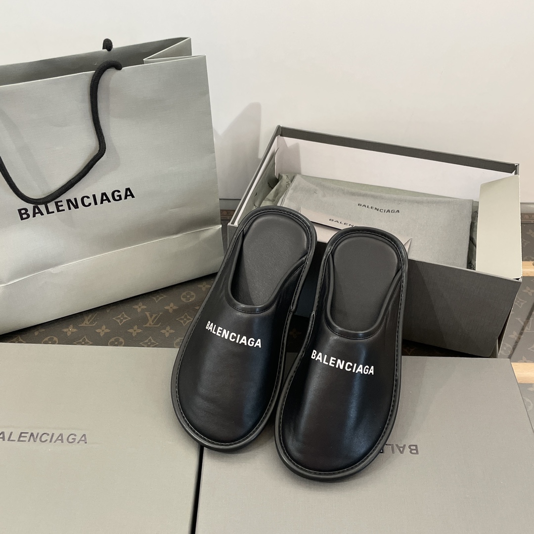 Balenciaga Logo-print Leather Slippers - EUR FASHION