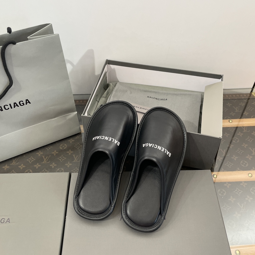 Balenciaga Logo-print Leather Slippers - EUR FASHION