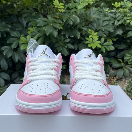 Jordan Air Jordan 1 LOW “White/Pink Foam/Glacier Blue  Sneaker    HM3706-141 - EUR FASHION