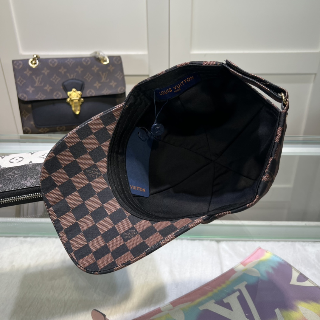 Louis Vuitton Cap - EUR FASHION